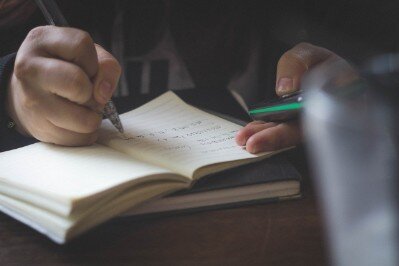 biografia Offro servizi di copywriting e ghoswriting